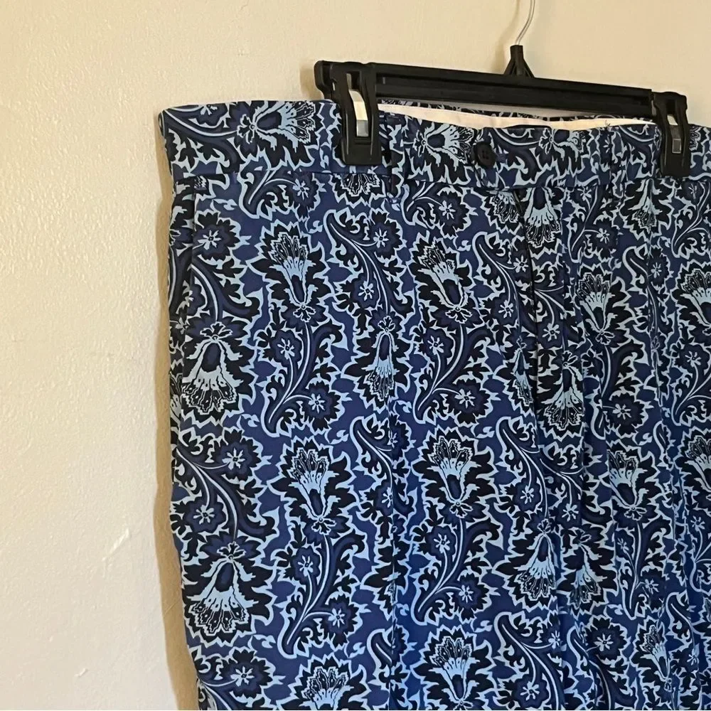 Banana Republic Men’s Blue Paisley Flat Front Shorts Size 38